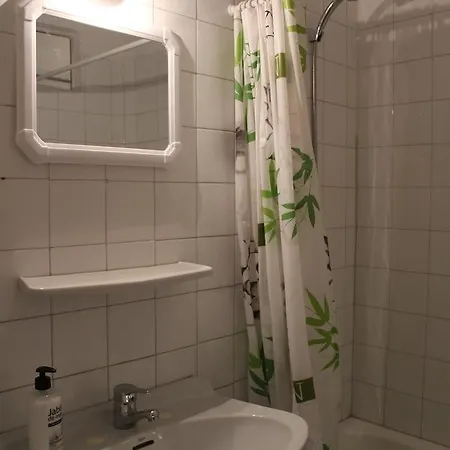 Apartamento Antiguo De Dos Habitaciones * Vigo